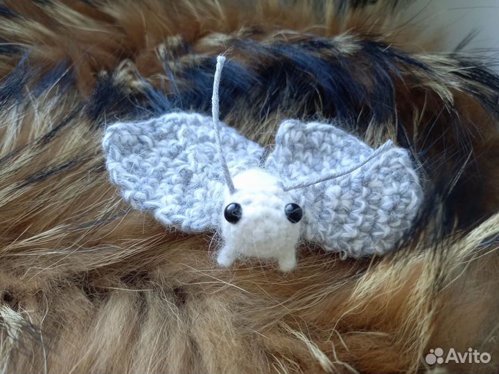 Вязаная моль брелок/обвес на сумку