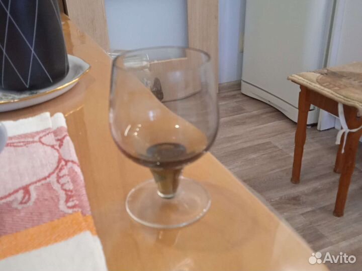 Рюмка на ножке
