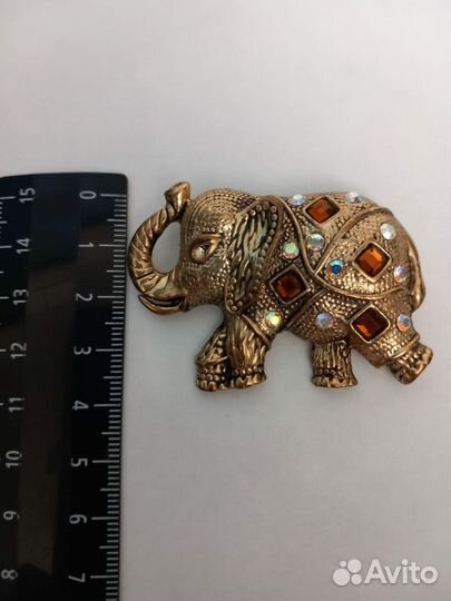 Брошь слоник