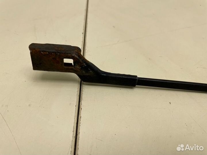 Поводок стеклоочистителя передний правый