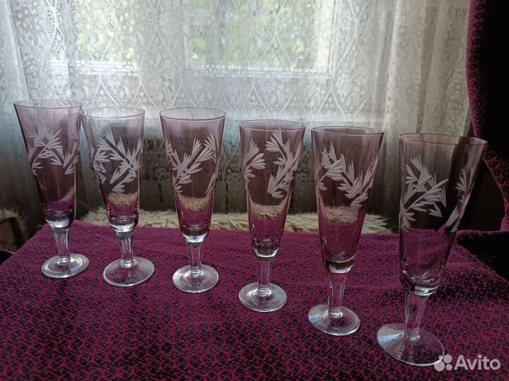 Бокалы винные, марганцевое стекло