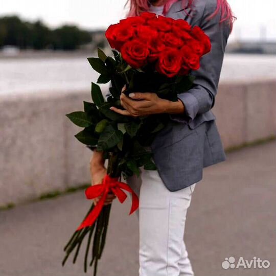 Цветы с бесплатной доставкой.Розница