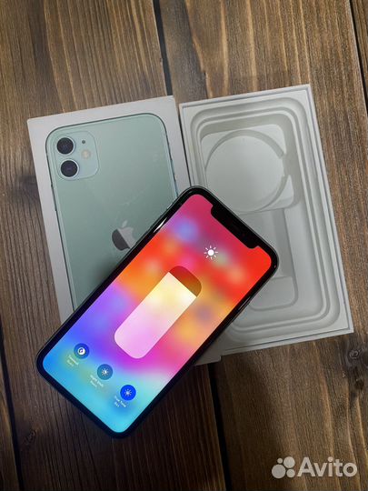 iPhone 11, 64 ГБ