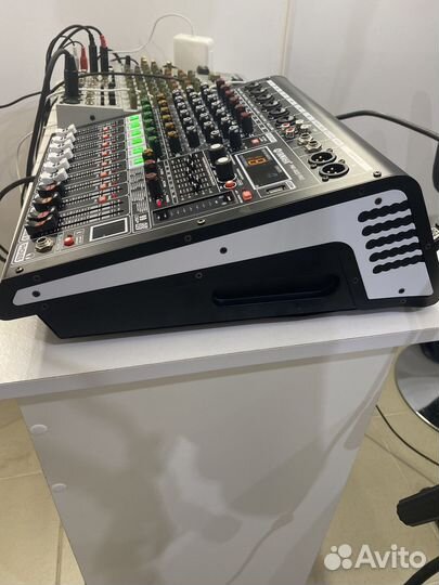 Продаю микшерный пульт Yamaha новый