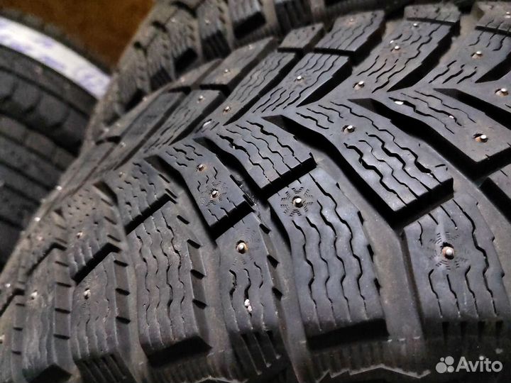 Michelin X-Ice North 4 SUV 215/60 R17