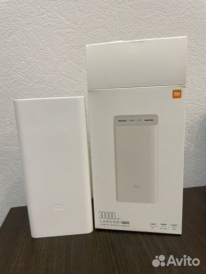 Портативный белый аккумулятор Xiaomi Mi 3 30000