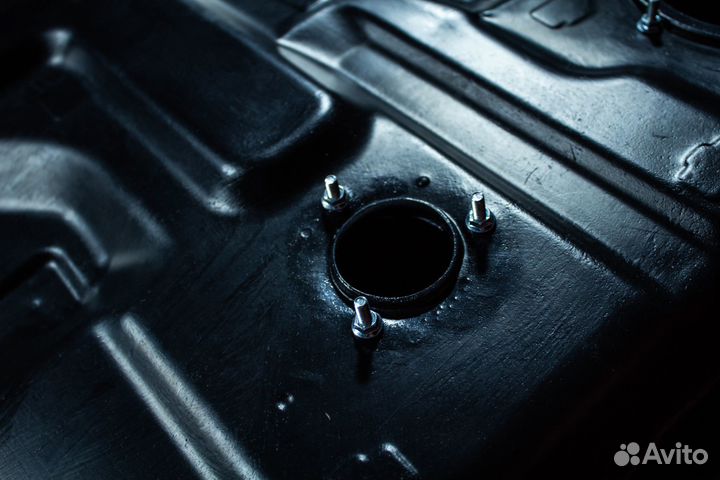 Топливный бак Митсубиси Лансер 9