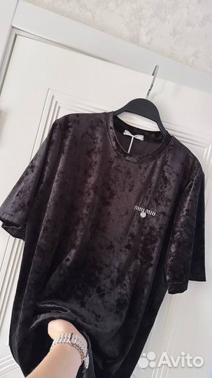 Велюровая футболка miu miu