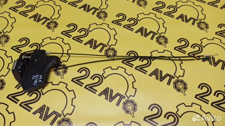 Замок двери задний левый Toyota Wish ZNE10 1ZZ-FE