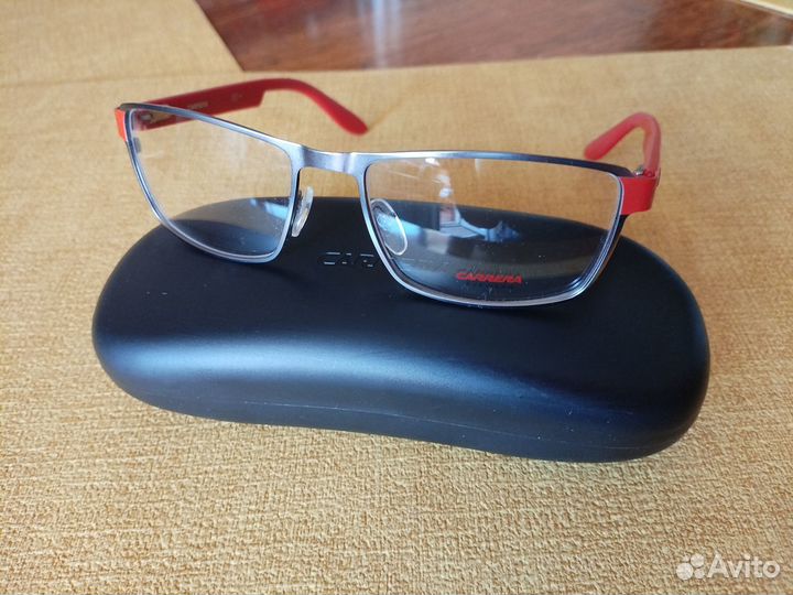 Новая итальянская оправа Carrera