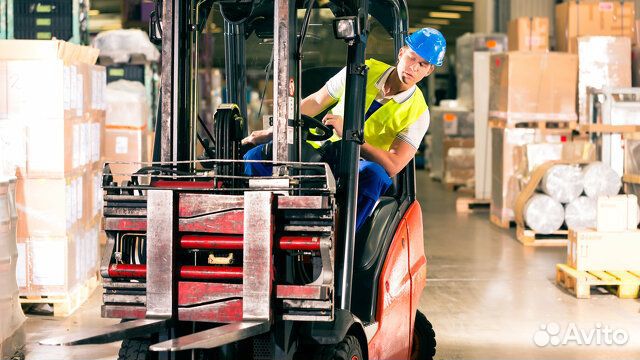 Водитель электропогрузчика с питанием