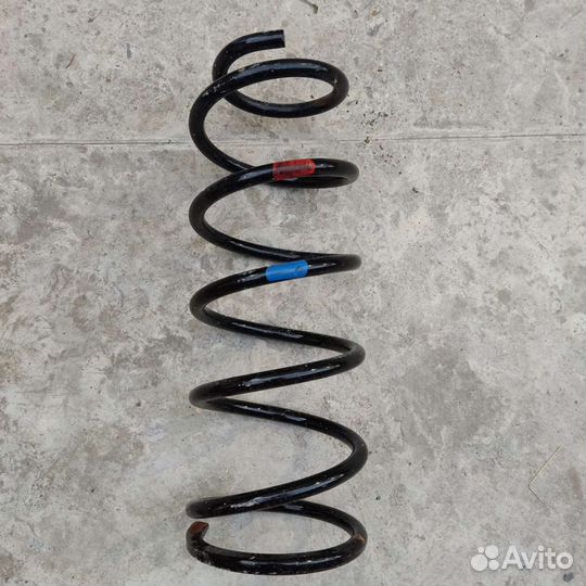 Пружина задняя на ландкрузер 200