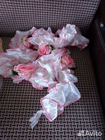 Свадебные кольца и лента