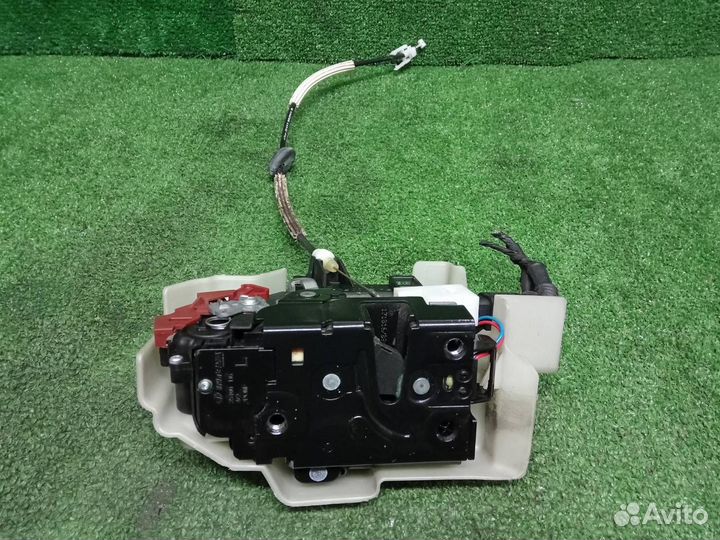 Замок боковой двери передний левый Volkswagen