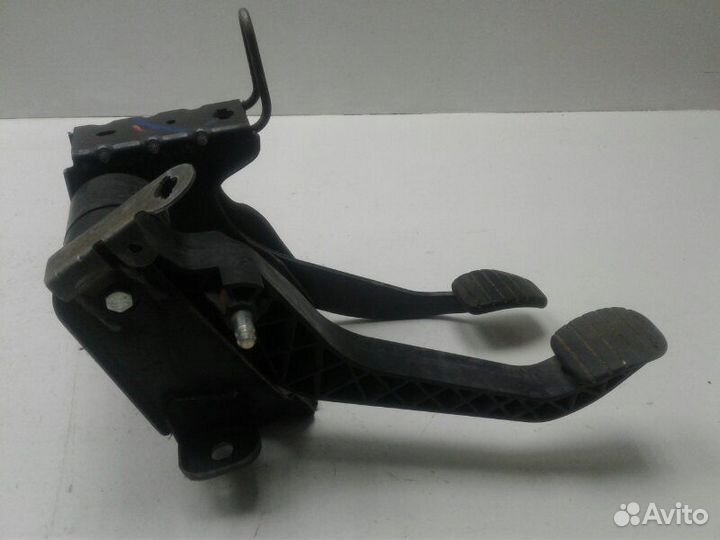 Педальный узел Renault Duster F4RA400 2013