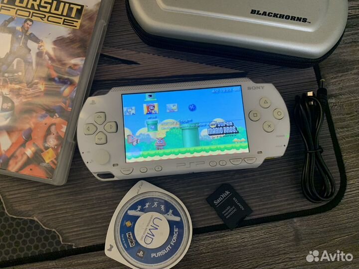 Sony PSP 1004 Ceramic White 7500 игр (комплектом)