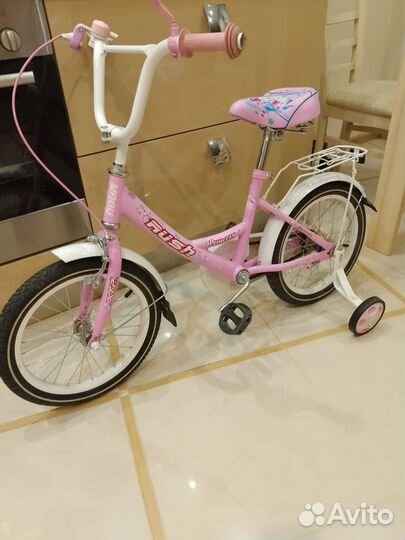 Велосипед детский четырех колесный
