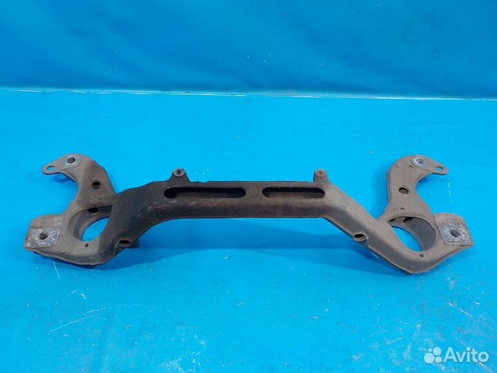 Балка передняя поперечная volkswagen Touareg 2002