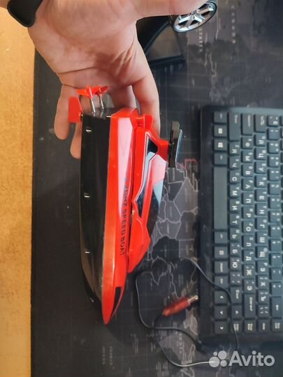 Радиoупpaвляемая лодка