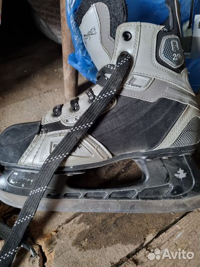 Коньки хоккейные