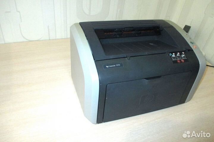 Принтер HP 1010