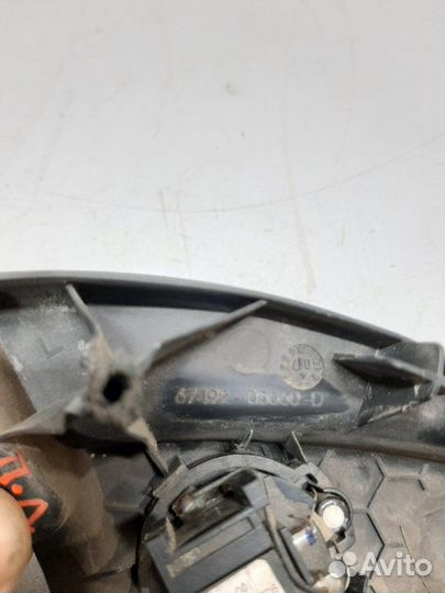 Накладка двери внутренняя передняя левая Toyota