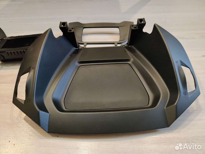 Головное устройство для Kuga G2