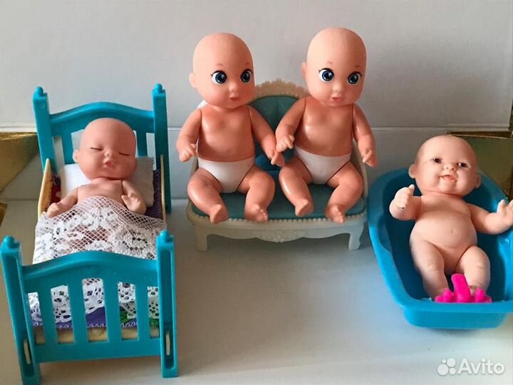 Пакетом пупсы 4 шт с мебелью Цена за все