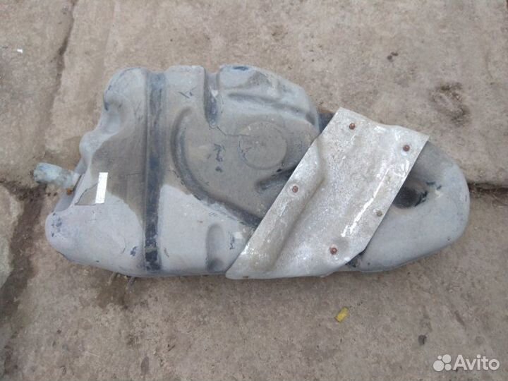 Бак топливный (бензобак) Geely Emgrand Ec7