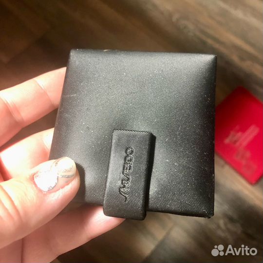 Зеркальце карманное Shiseido