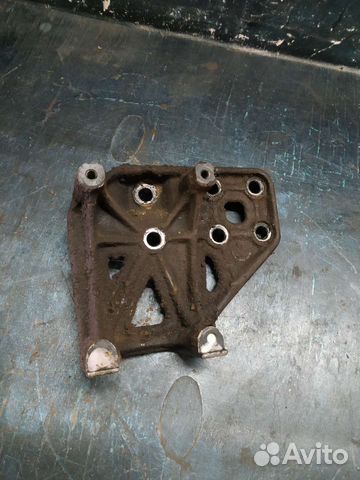 Кронштейн компрессора Kia Spectra