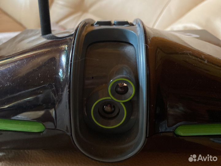 Brookstone робот шпион