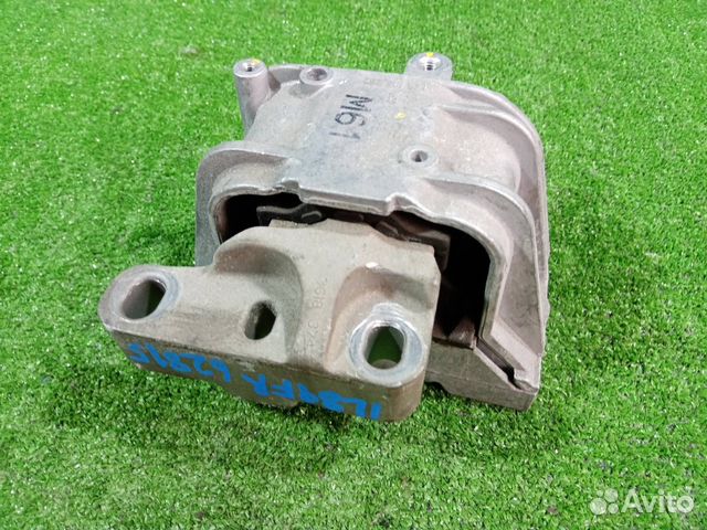 Подушка двигателя правая Volkswagen Golf 6 cbzb