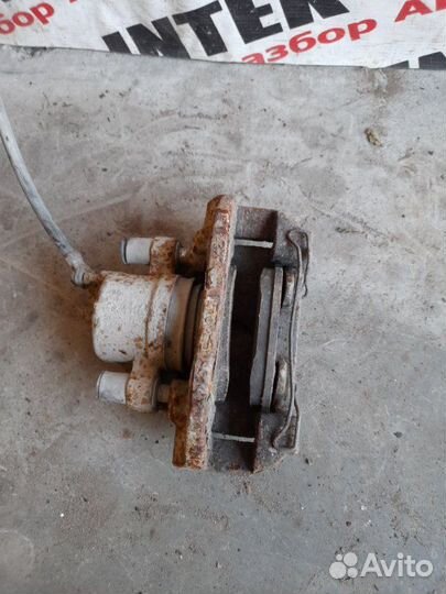 Суппорт передний правый Ford C-Max 2008