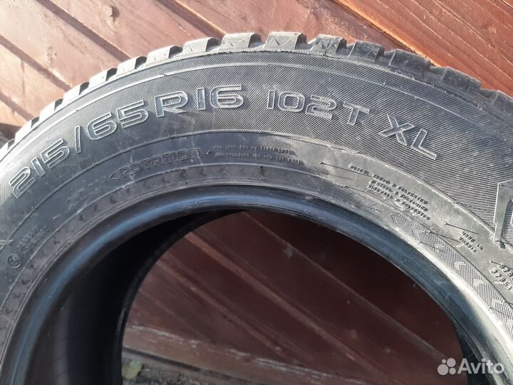 Nokian Tyres Hakkapeliitta 8 SUV 215/65 R16 102T