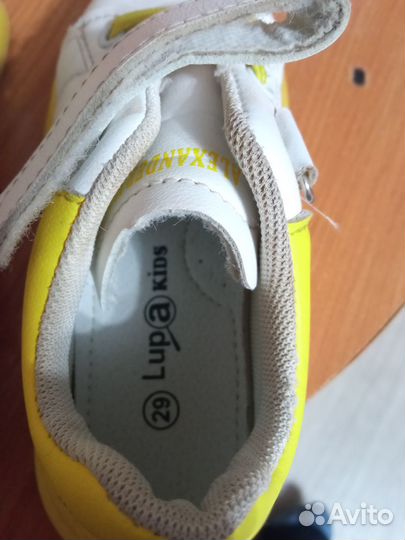 Кроссовки для девочки