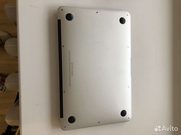 Apple MacBook air 11-inch early 2014 i5/4/256