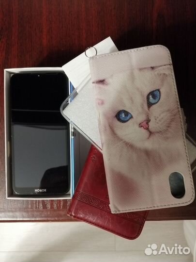 Телефон honor 8s (play)