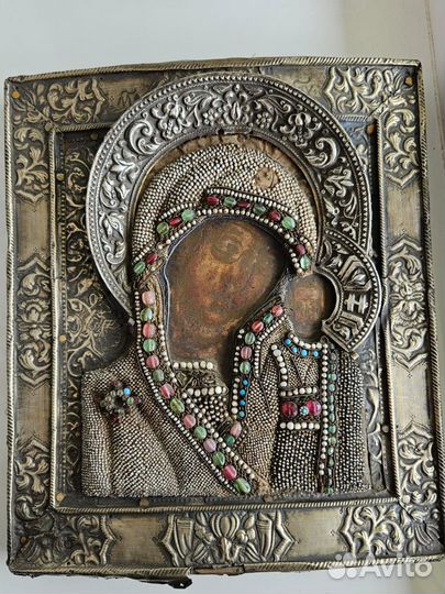 Старинные иконы в окладе 17 в