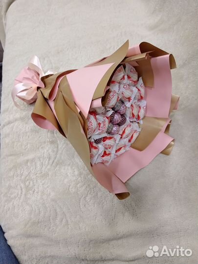 Сладкие букеты из конфет