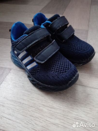 Кроссовки на мальчика