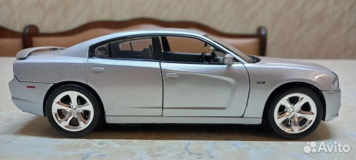 Модель авто Dodge Charger 2011