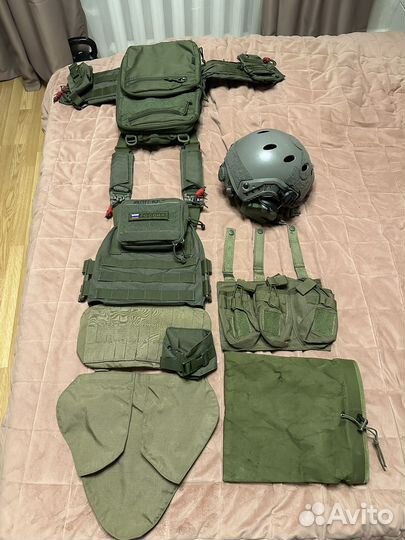 Страйкбольный бронежилет и шлем