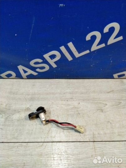 Концевик двери передний Toyota Crown JZS155 2jzge