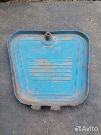 Крышка бардачка иж 56 правая