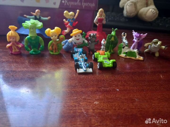 Продам киндер игрушки