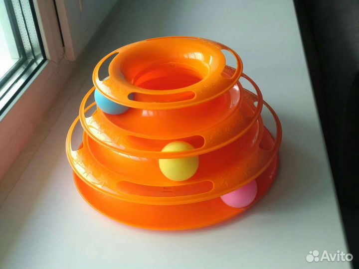 Пирамидка с шариками. Игрушка для кота