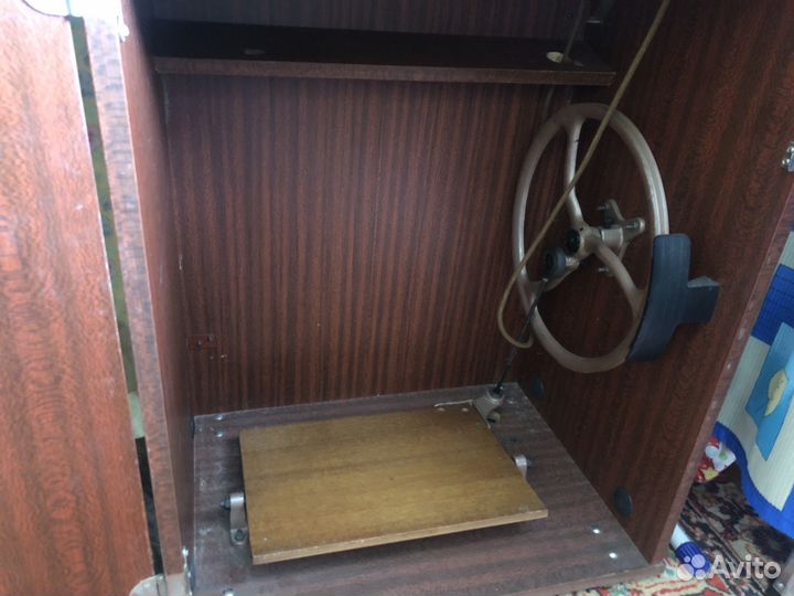 Швейная машина Подольск 142