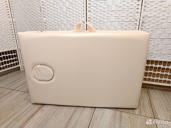 Кушетка с вырезом