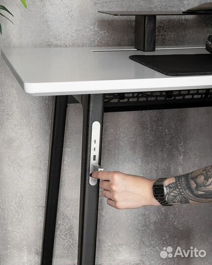 Стол офисный